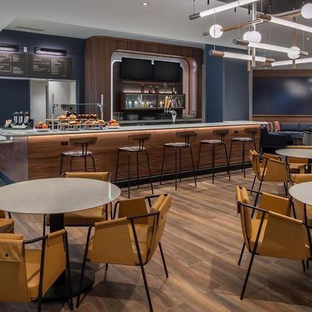 Courtyard By Marriott Olympia Hotell Eksteriør bilde