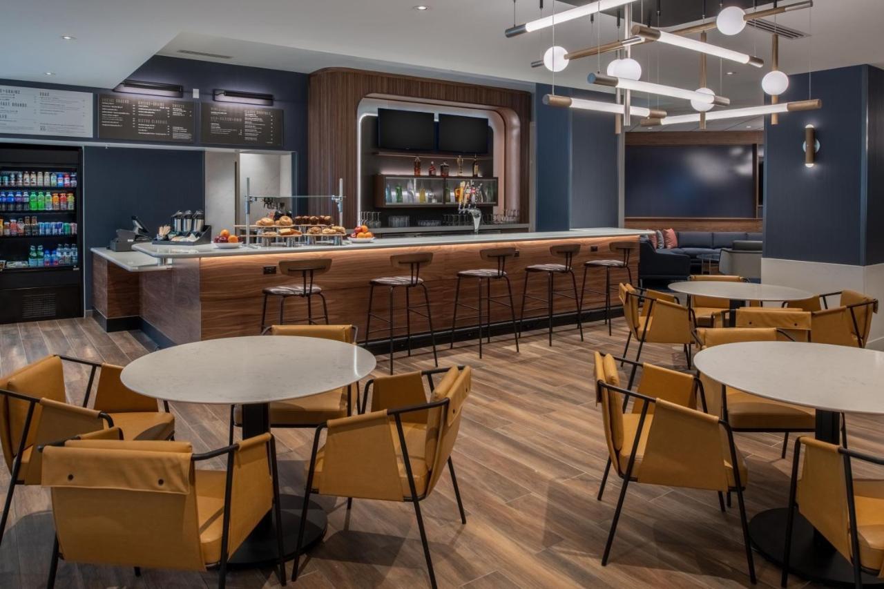 Courtyard By Marriott Olympia Hotell Eksteriør bilde